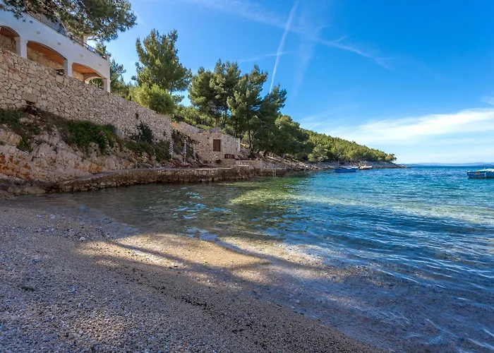 Zastupac 8761d Hvar Town