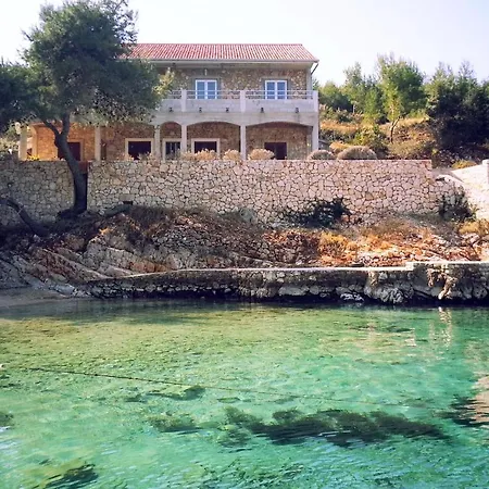 Zastupac 8761d * Hvar Town
