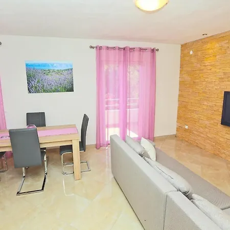 Zastupac 8761d Apartment