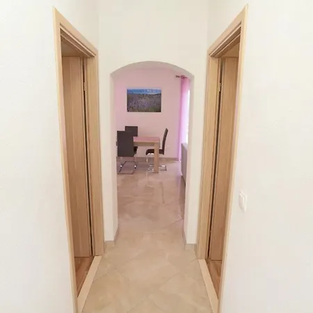 Zastupac 8761d Apartment Hvar Town