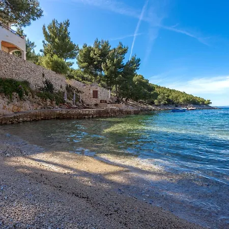 Zastupac 8761d Hvar Town